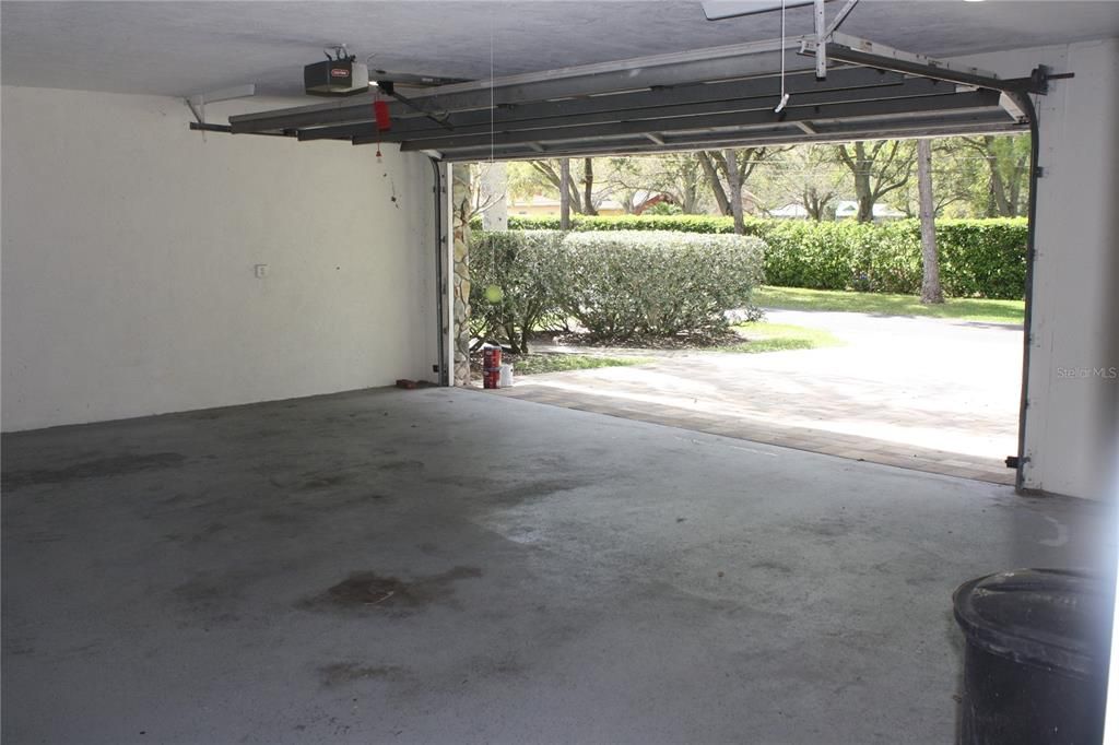 Garage, Interior