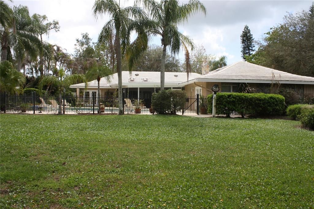 Backyard, Exterior