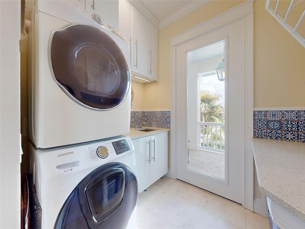 Interior, Washer