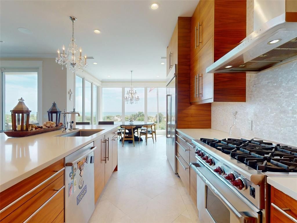 Chandelier, Dining room, Interior, Kitchen, Pendant Lights, Recessed Lighting, Stainless Steel Appliances