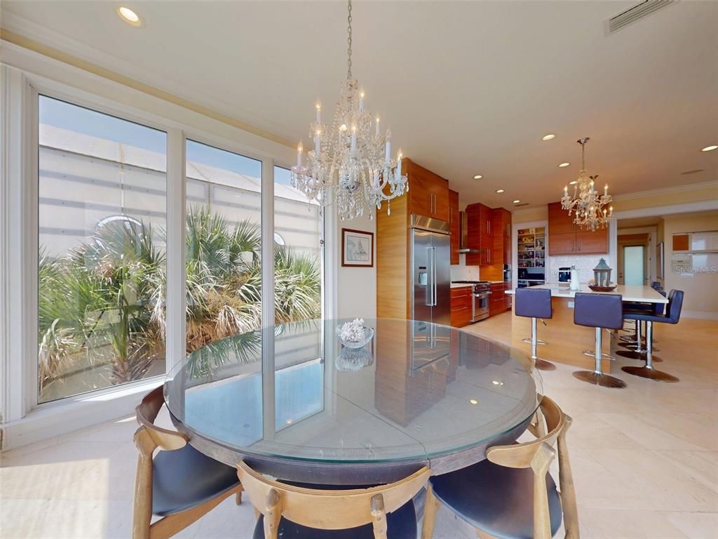 Chandelier, Dining room, Interior, Kitchen, Recessed Lighting, Stainless Steel Appliances