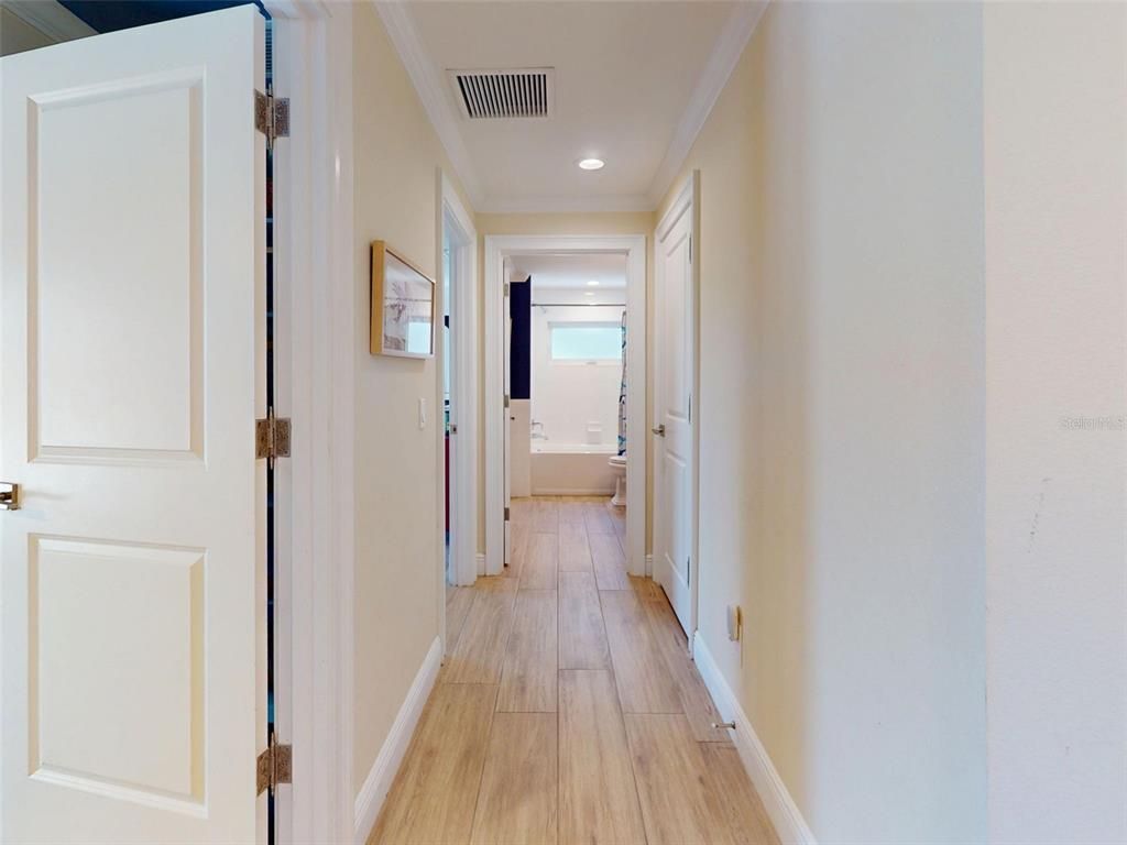 Interior, Recessed Lighting, Wood Texture Flooring
