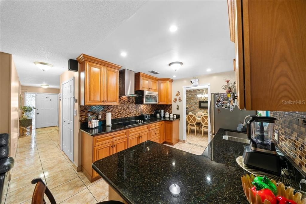 Dining room, Interior, Kitchen, Recessed Lighting