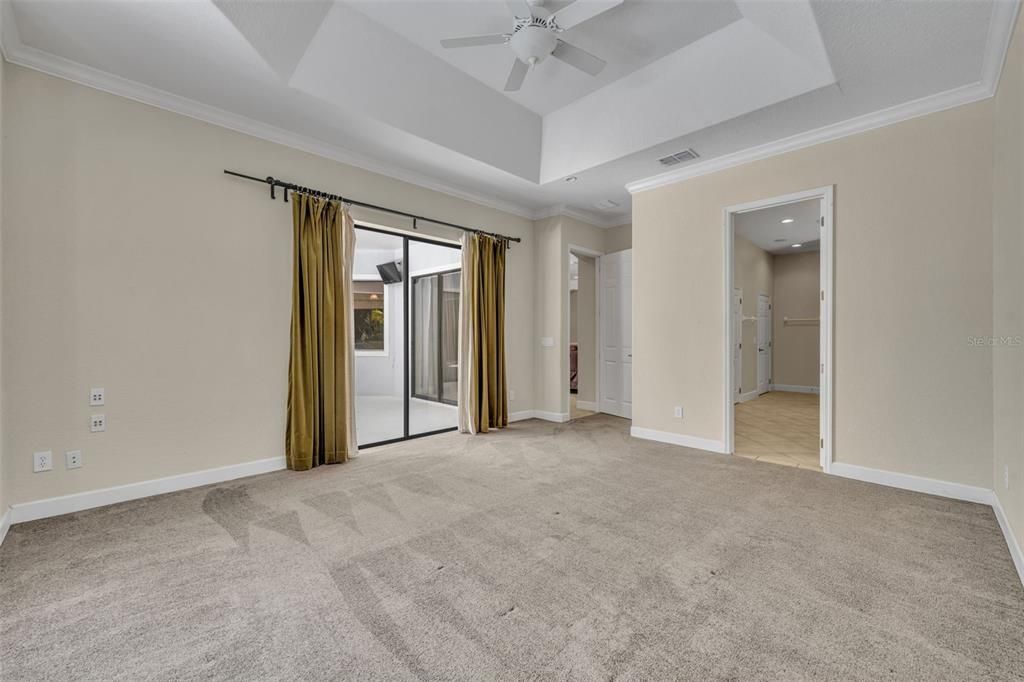 Empty room, Interior, Recessed Lighting