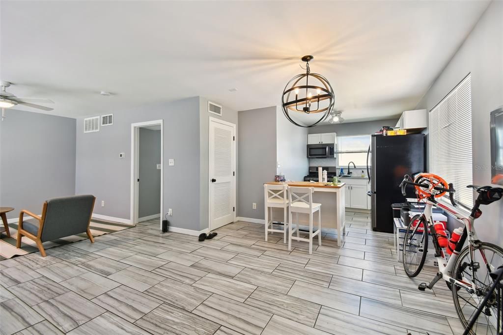 Chandelier, Dining room, Interior, Kitchen, Pendant Lights