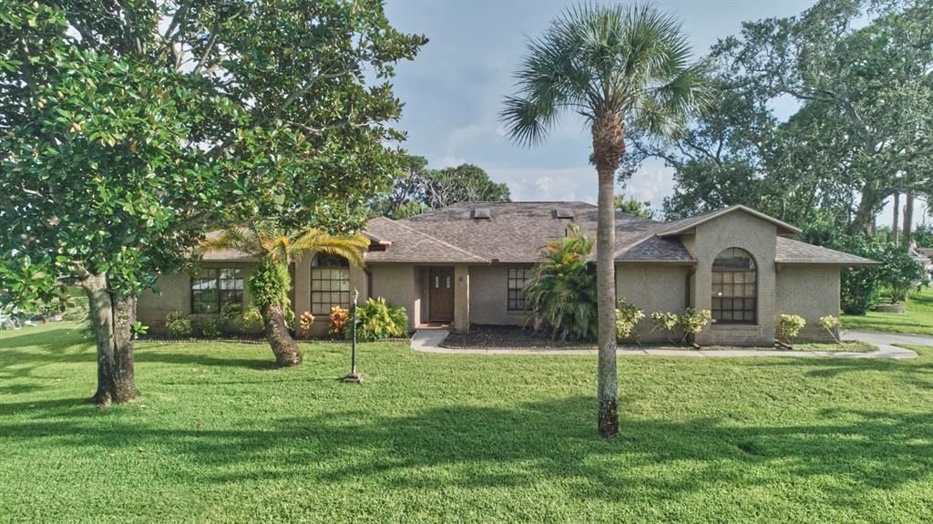 Backyard, Exterior, Facade, Ranch