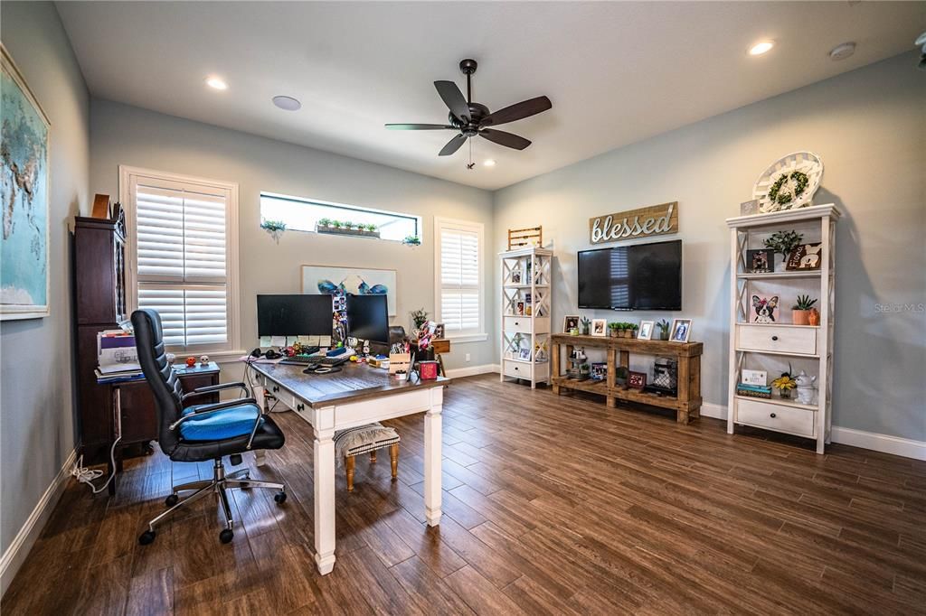 Home Office, Interior, Recessed Lighting, Wood Texture Flooring