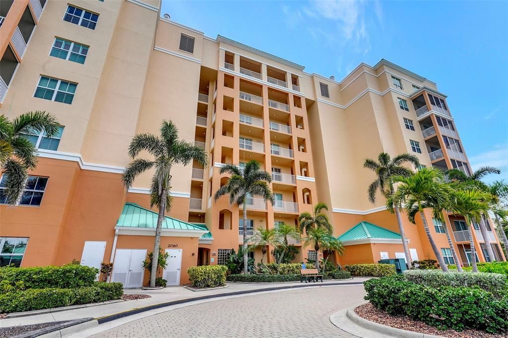 Exterior, Facade, Condo Building