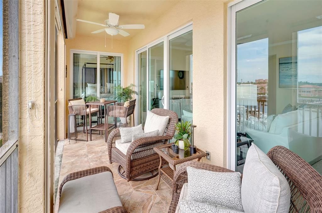 Interior, Sun Room, Water