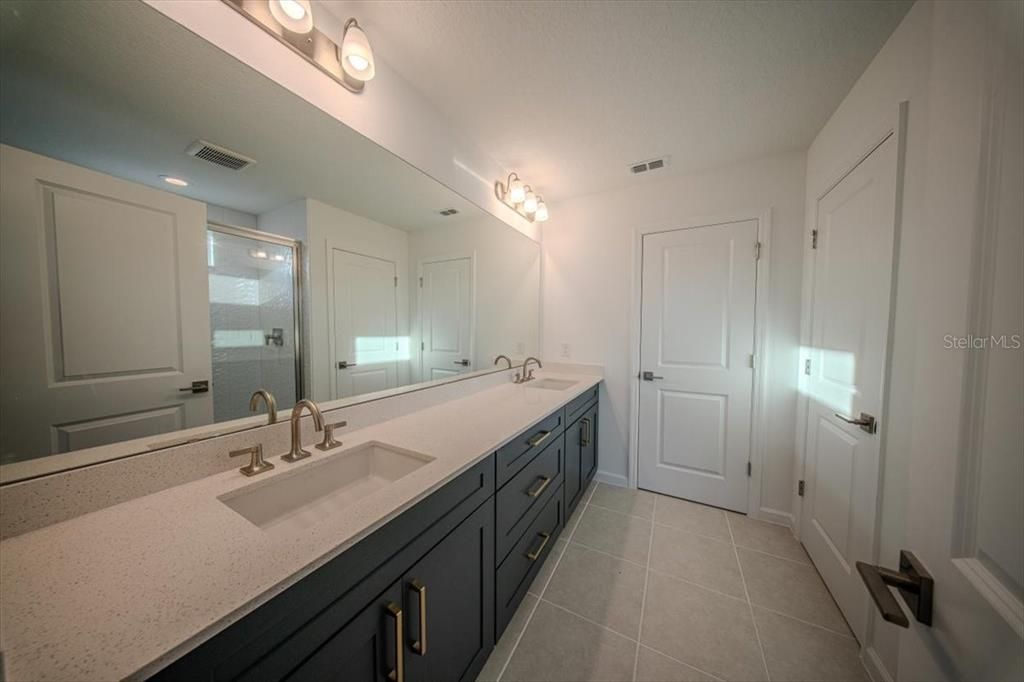 Bathroom, Dual Sink Vanities, Interior, Recessed Lighting