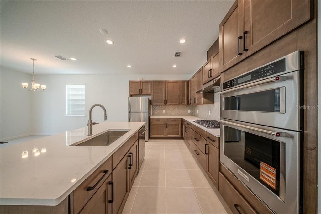 Chandelier, Interior, Kitchen, Recessed Lighting, Stainless Steel Appliances