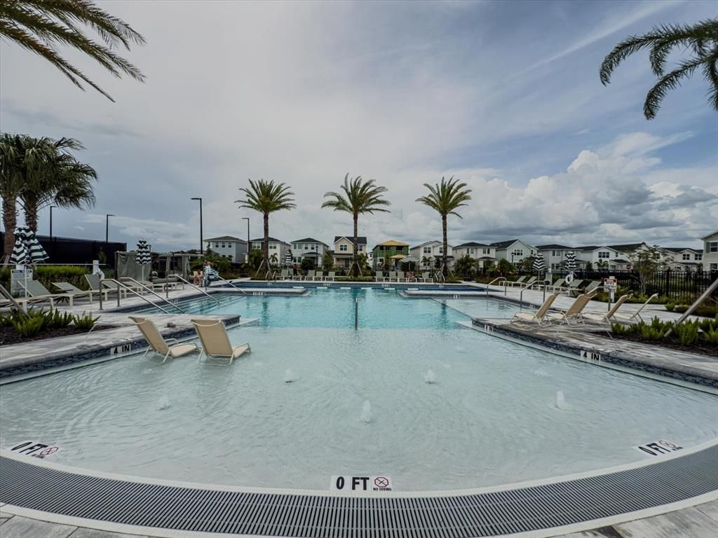 Exterior, Pool