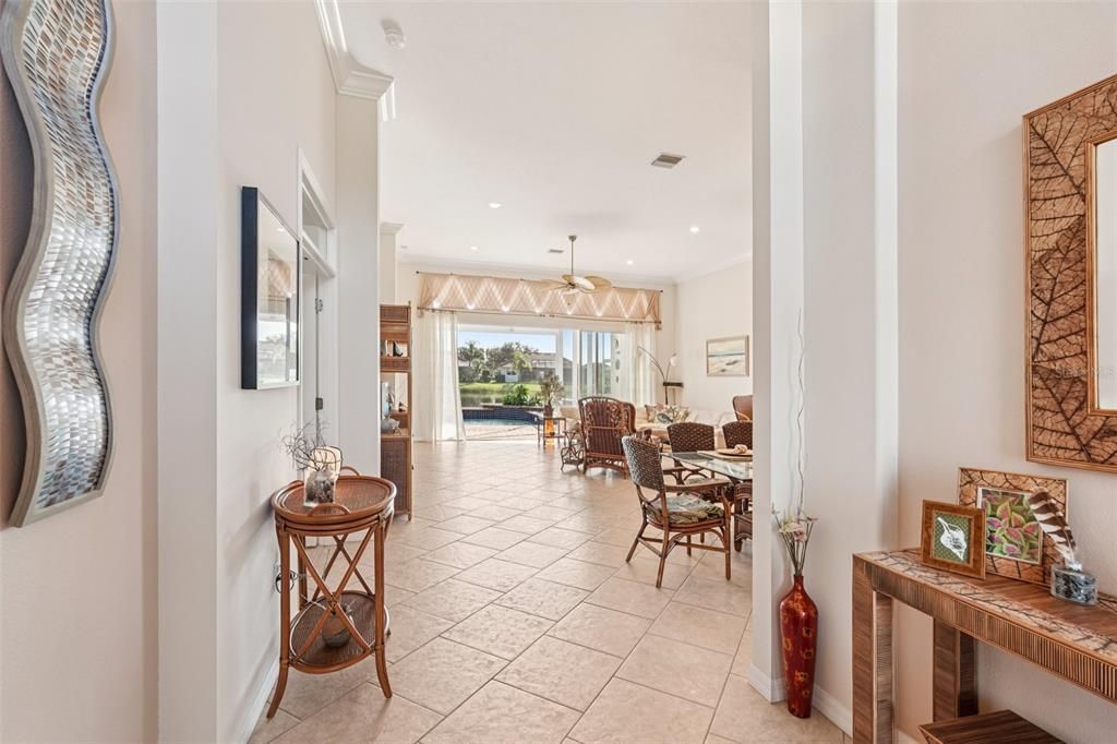 Dining room, Interior, Pendant Lights, Recessed Lighting