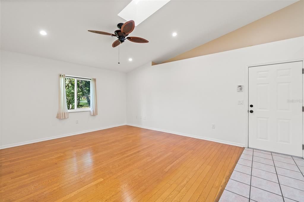 Empty room, Interior, Recessed Lighting, Wood Texture Flooring