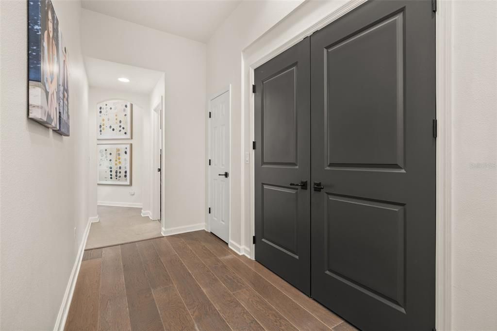 Interior, Recessed Lighting, Wood Texture Flooring