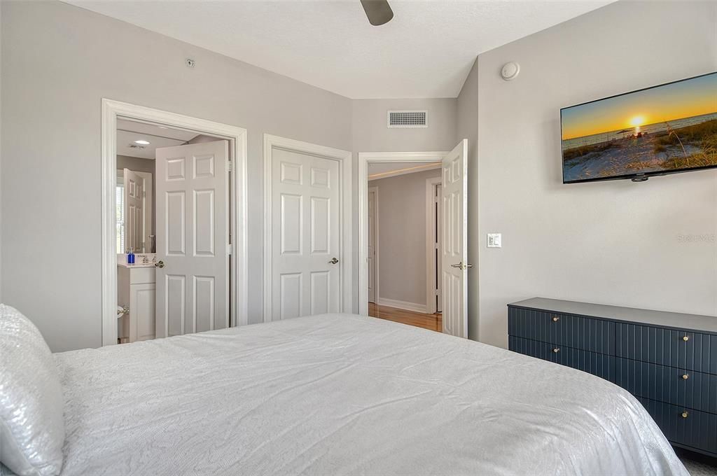 Bedroom, Interior, Recessed Lighting