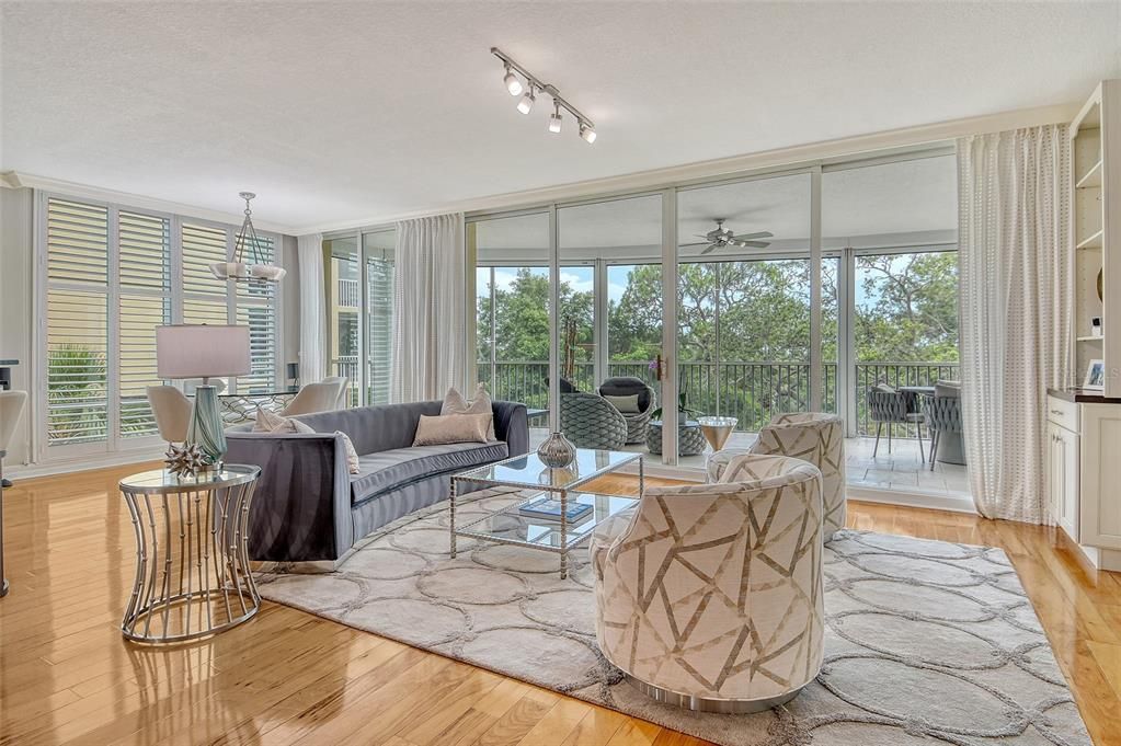 Interior, Living room, Pendant Lights, Sun Room, Wood Texture Flooring