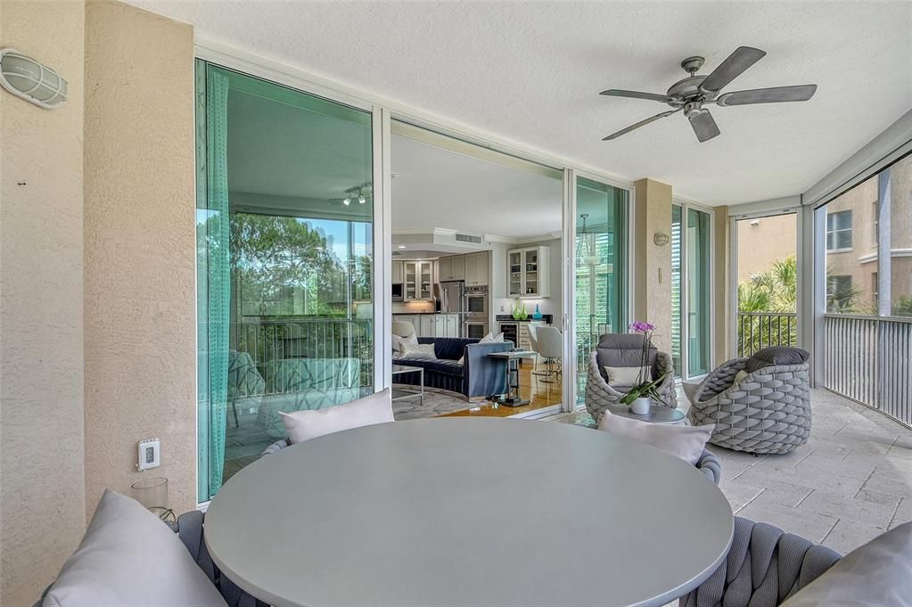 Dining room, Interior