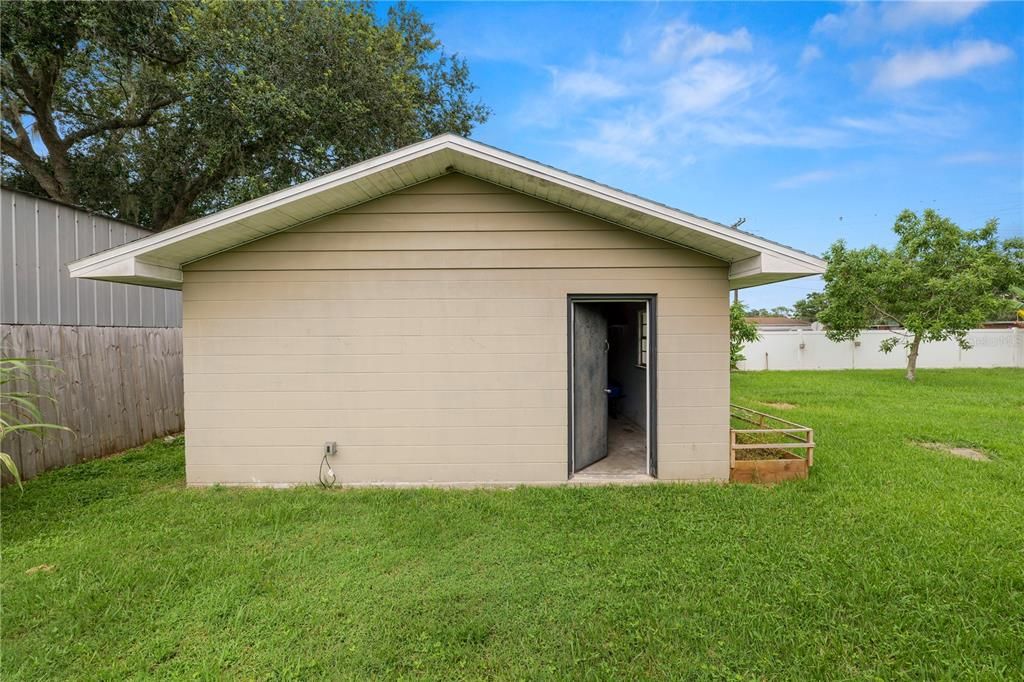 Backyard, Exterior