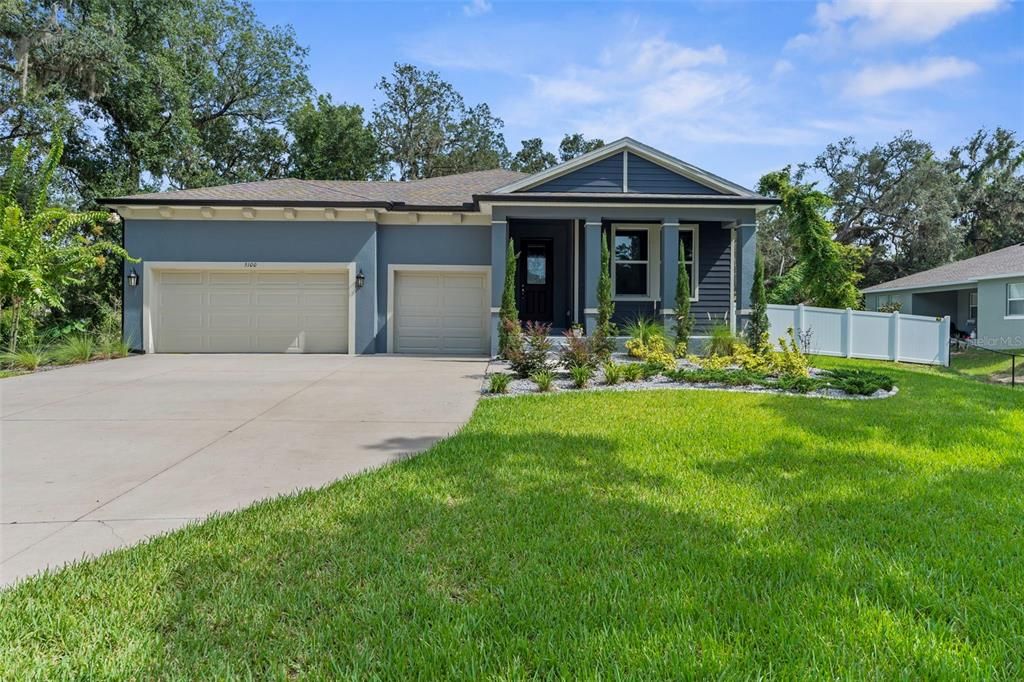 Attached, Exterior, Facade, Ranch