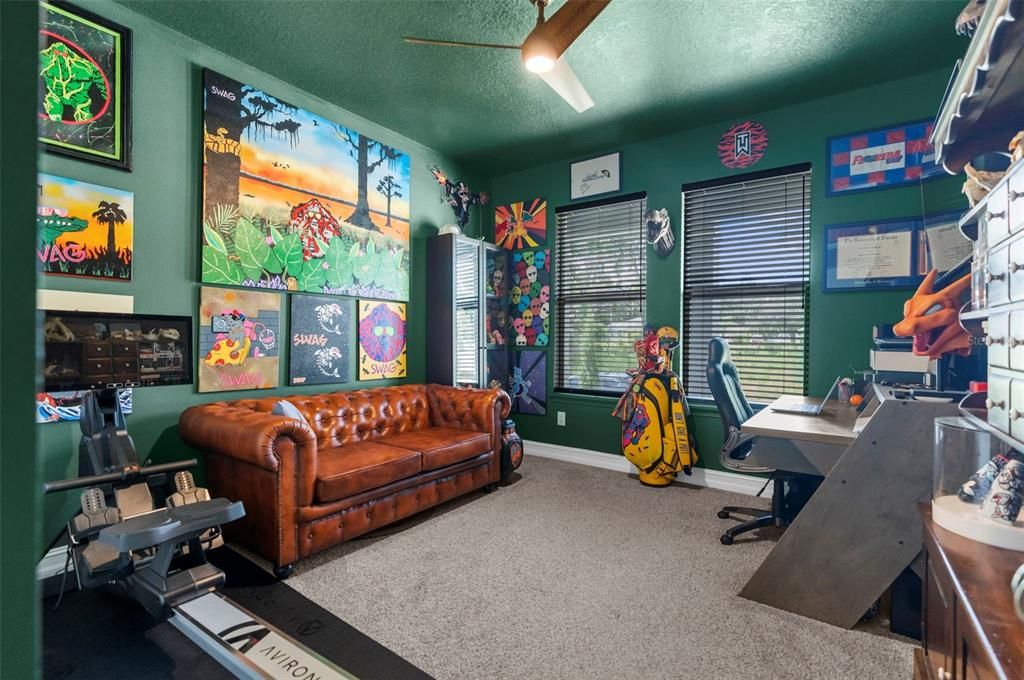 Home Office, Interior