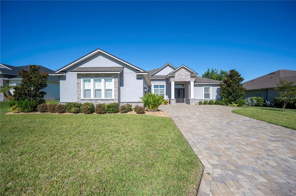 Exterior, Facade, Ranch
