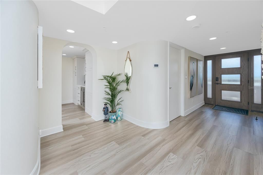 Interior, Recessed Lighting, Wood Texture Flooring