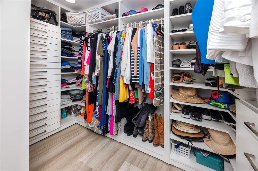 Interior, Recessed Lighting, Walk-in Closets, Wood Texture Flooring