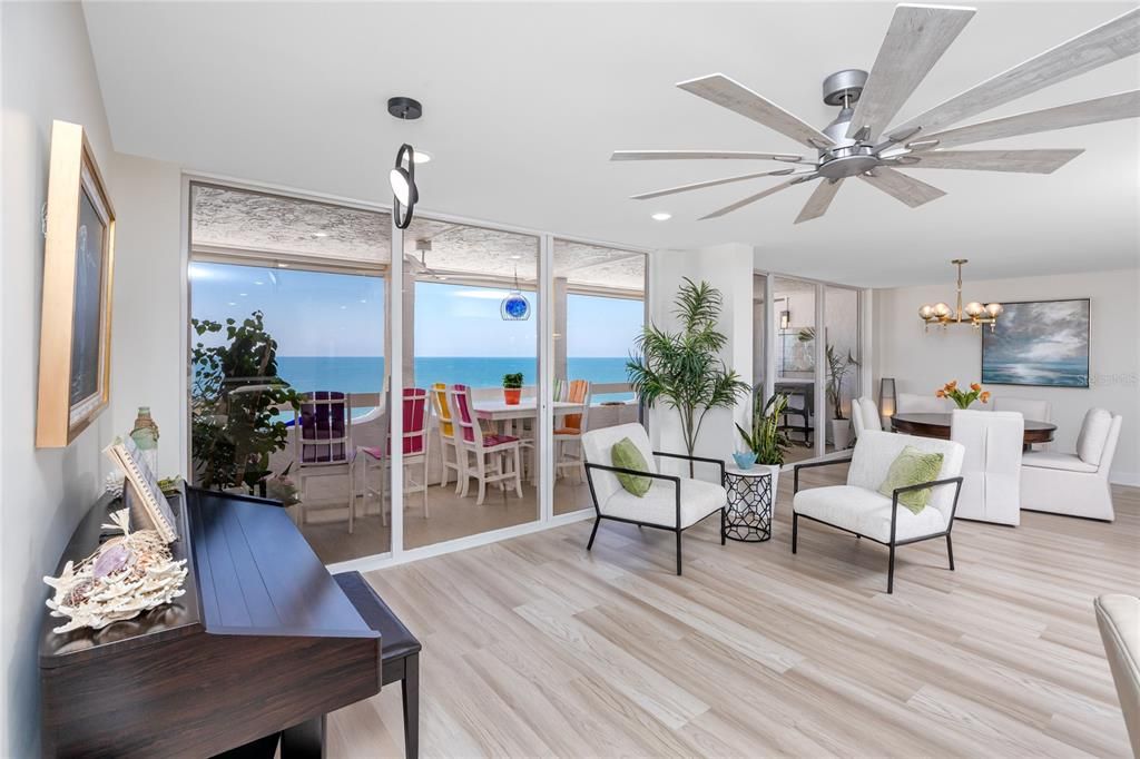 Chandelier, Dining room, Interior, Living room, Recessed Lighting, Water, Wood Texture Flooring