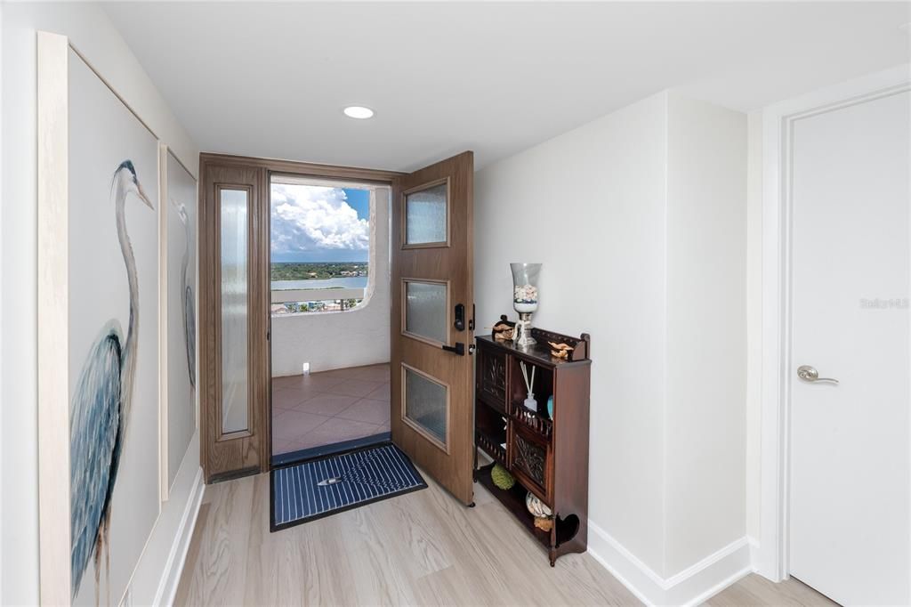 Interior, Recessed Lighting, Water, Wood Texture Flooring