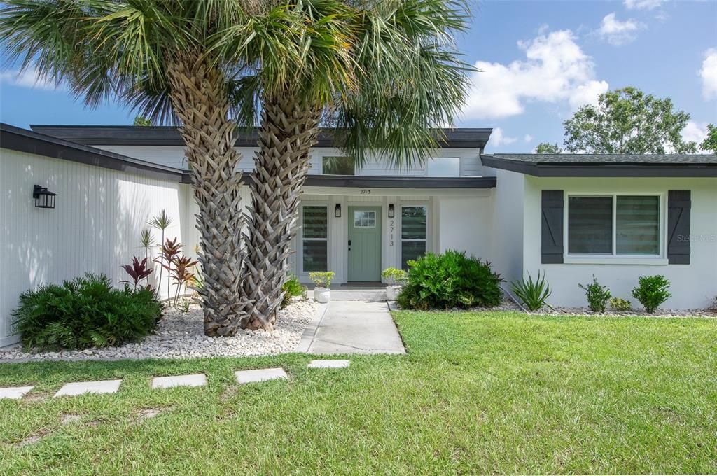 Exterior, Facade, Ranch