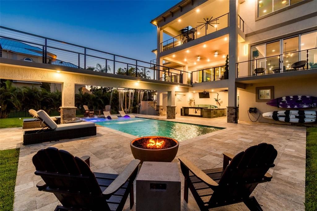 Exterior, Pool