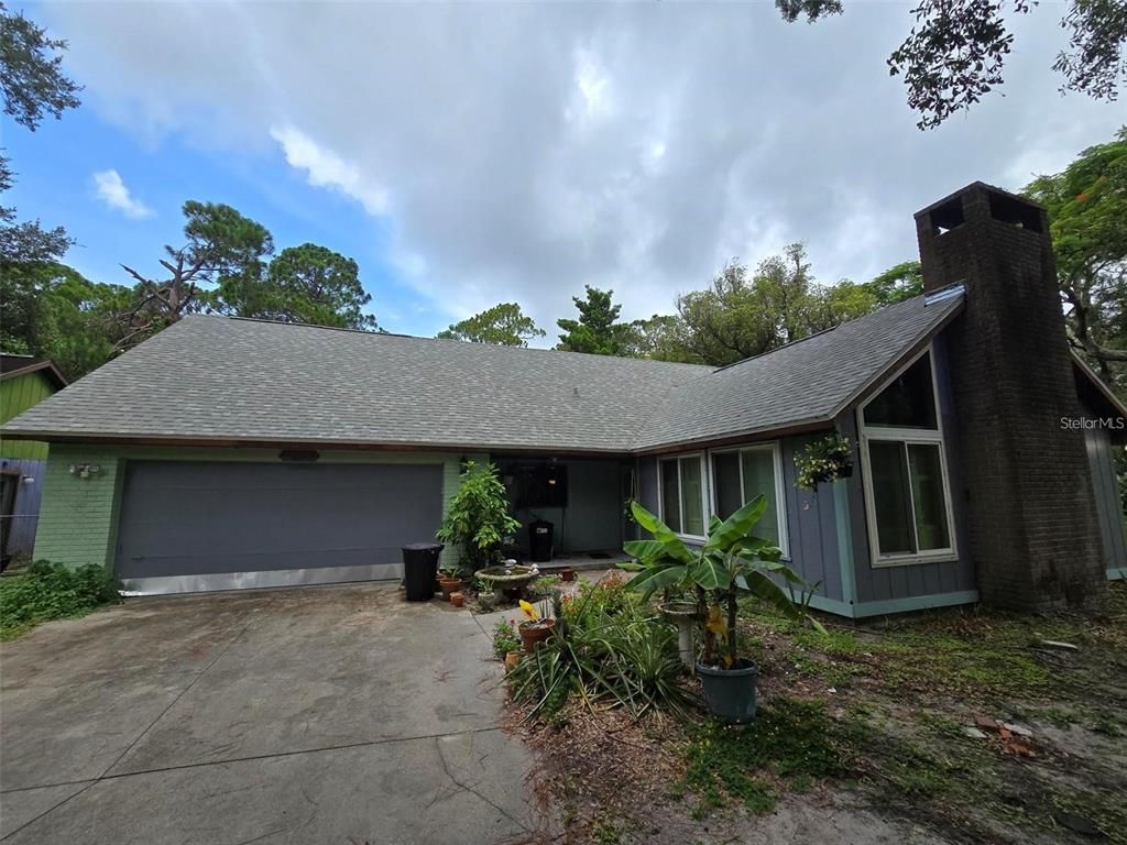 Attached, Exterior, Facade, Ranch