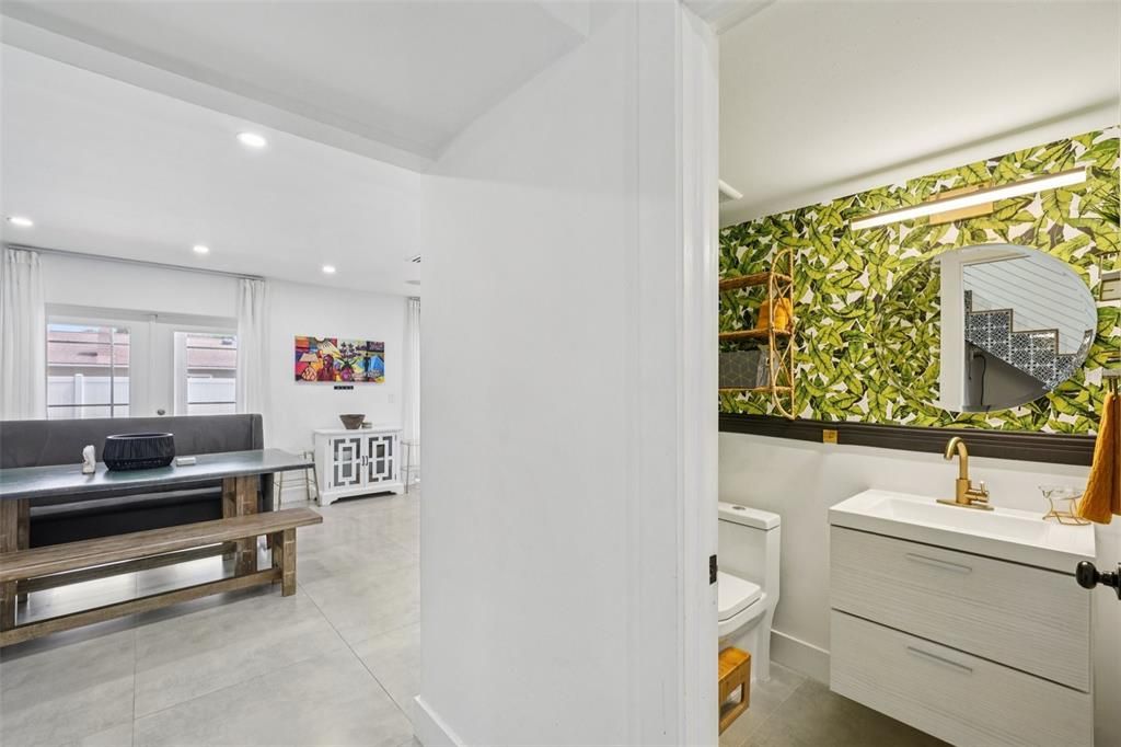Bathroom, Interior, Recessed Lighting