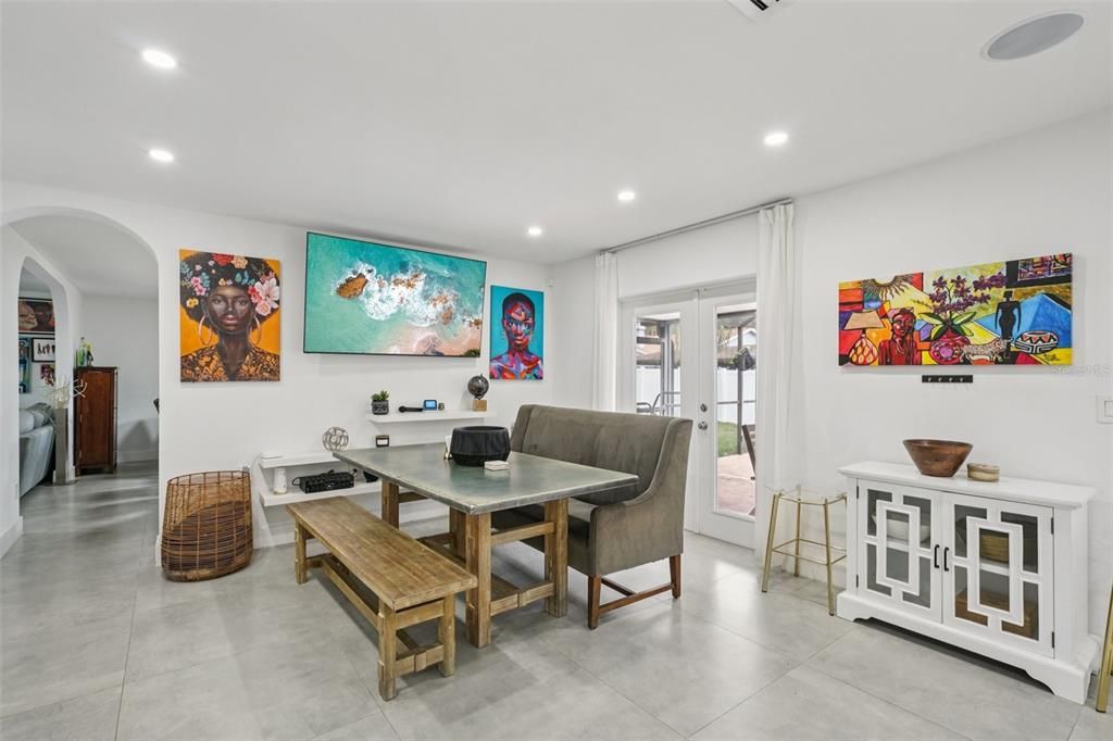 Dining room, Interior, Recessed Lighting