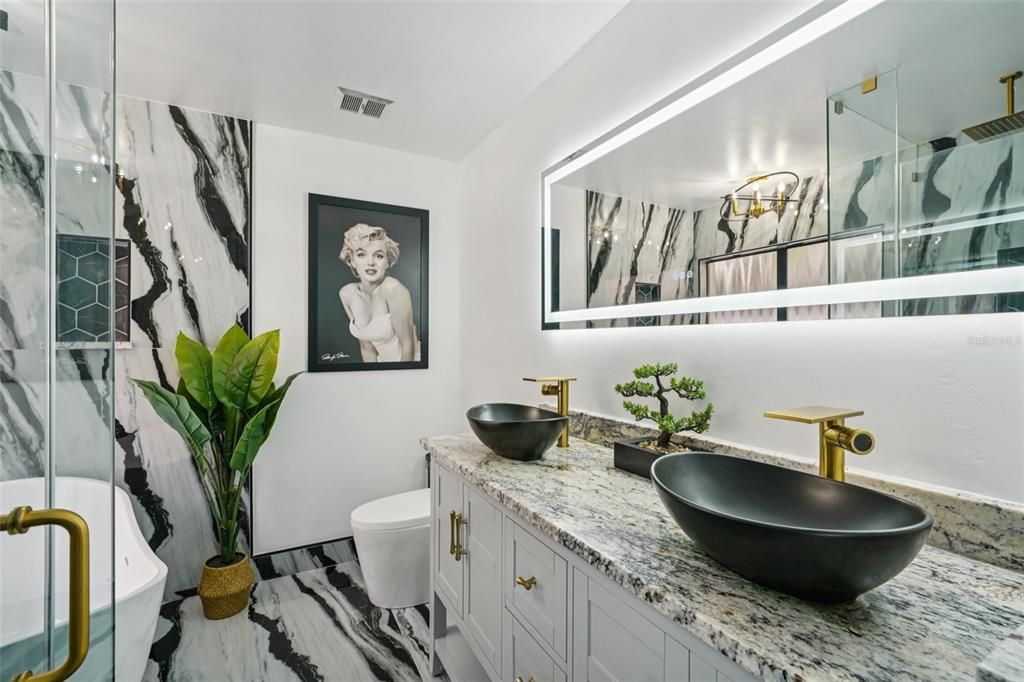 Bathroom, Dual Sink Vanities, Interior
