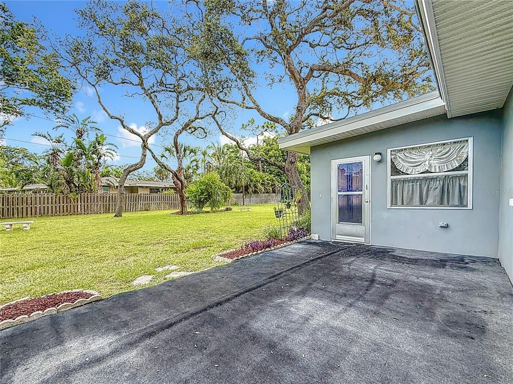 Backyard, Exterior