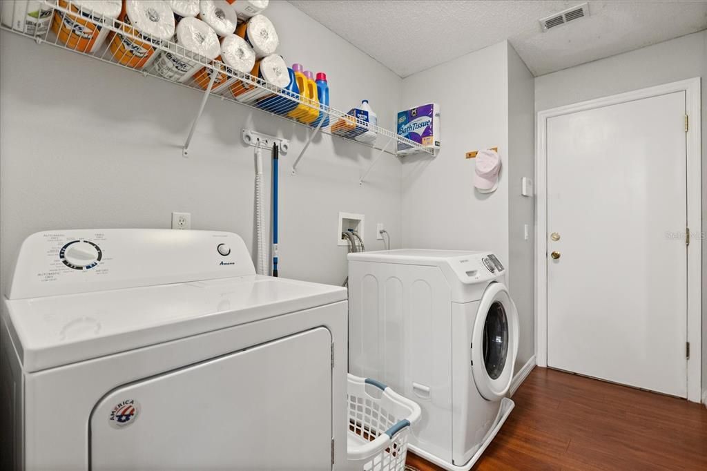 Interior, Washer, Wood Texture Flooring