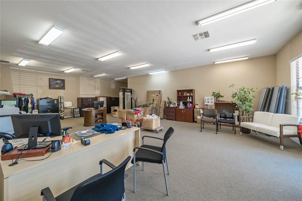 Home Office, Interior
