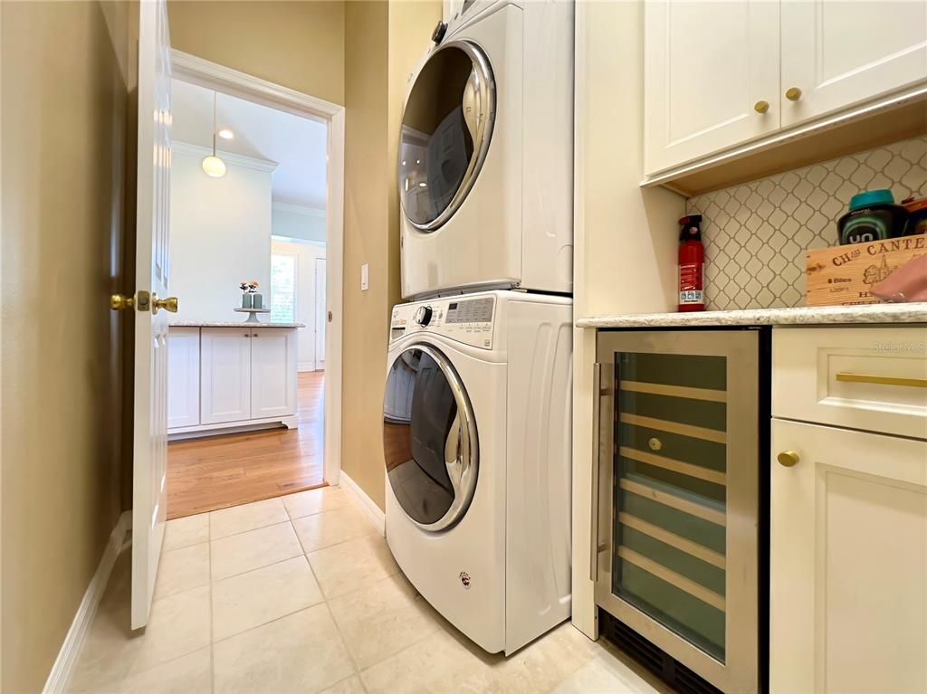 Interior, Washer, Wood Texture Flooring