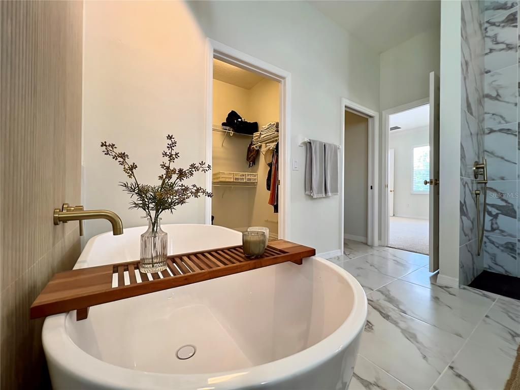 Bathroom, Free Standing Baths, Interior, Marble, Marble Walls
