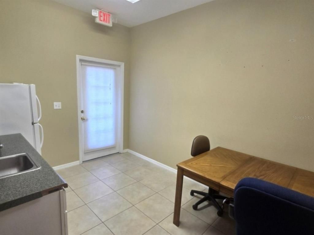 Home Office, Interior
