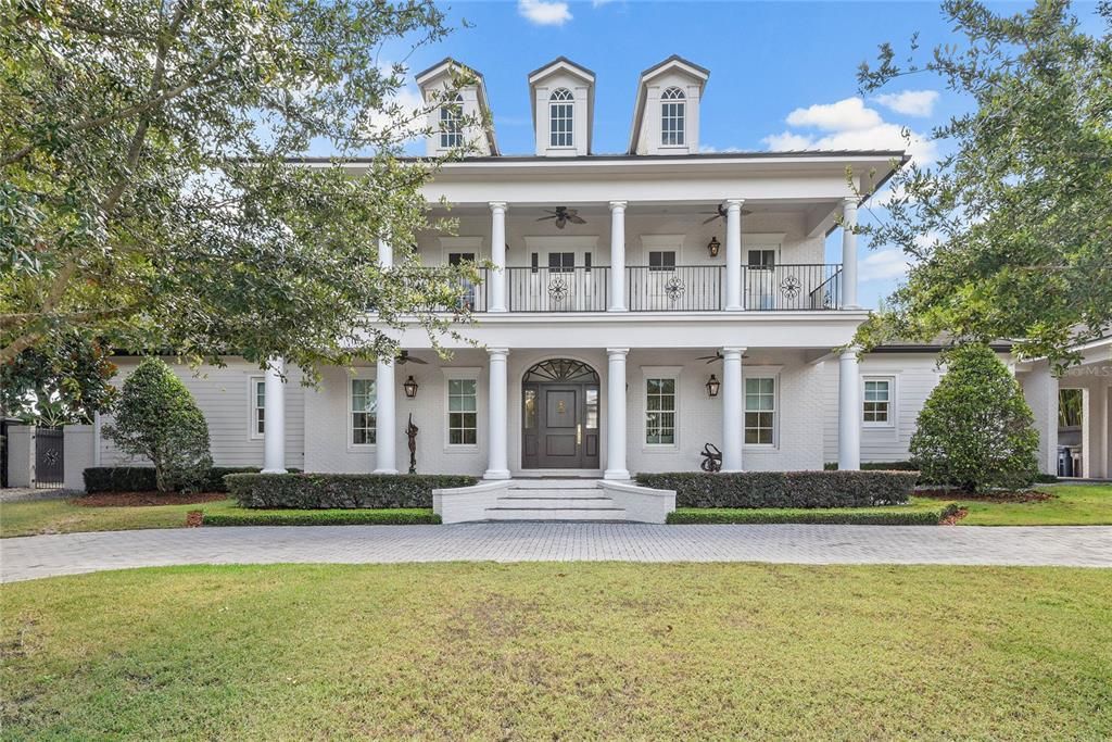 Exterior, Facade, American Foursquare