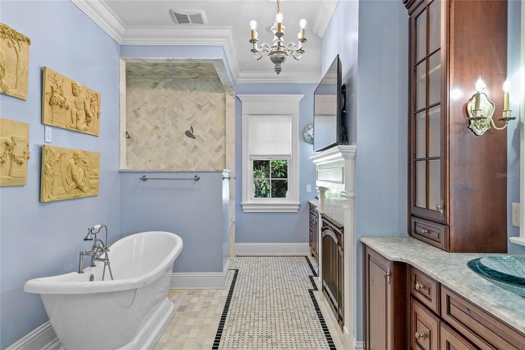 Bathroom, Chandelier, Free Standing Baths, Interior