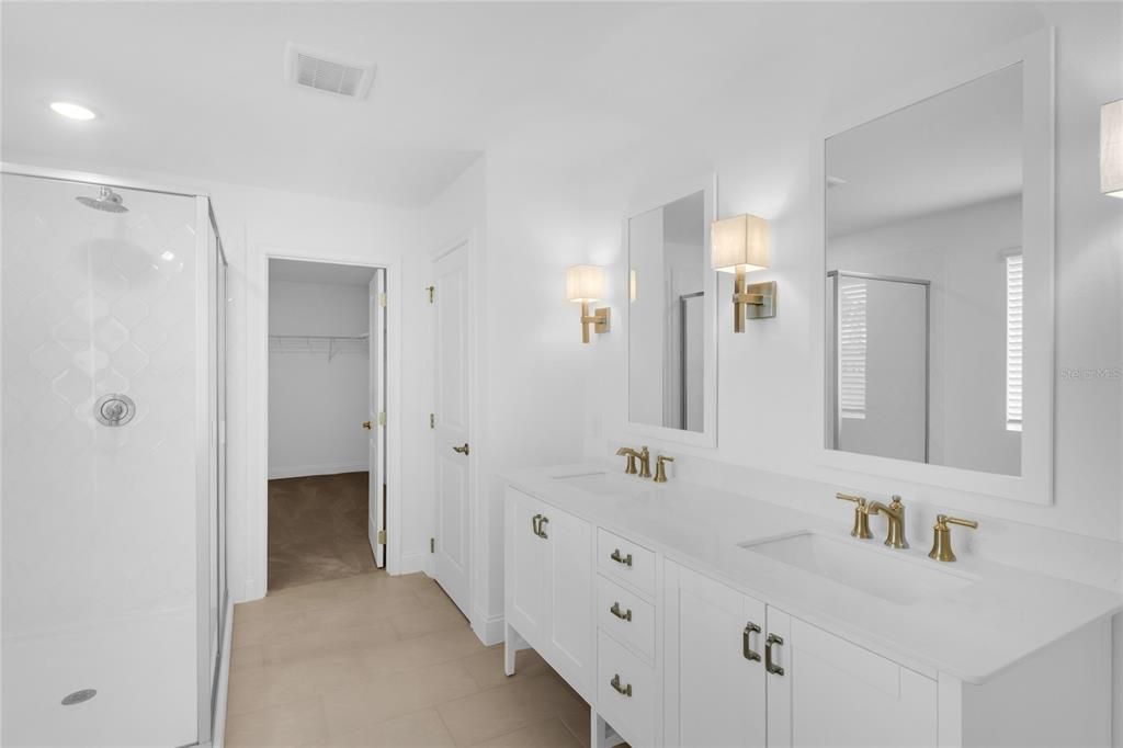 Bathroom, Dual Sink Vanities, Interior, Recessed Lighting