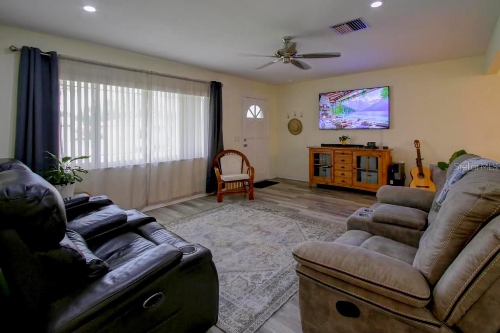 Interior, Living room, Recessed Lighting, Wood Texture Flooring