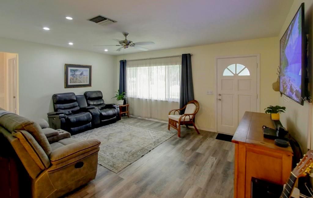 Interior, Living room, Recessed Lighting, Wood Texture Flooring
