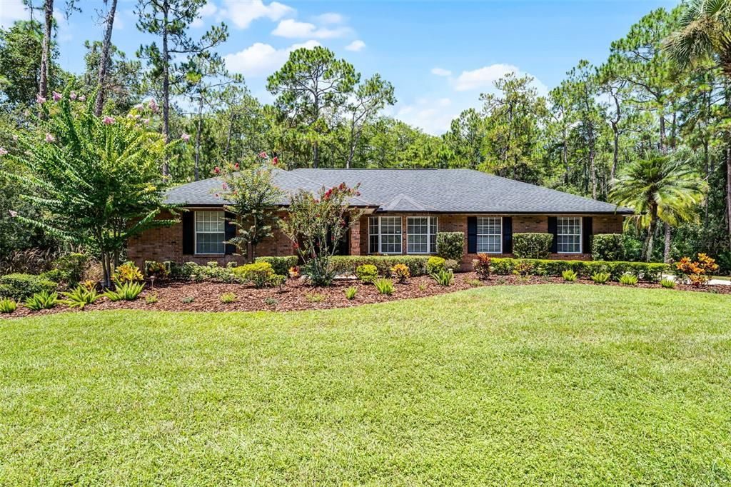 Backyard, Exterior, Facade, Brick Facade, Ranch