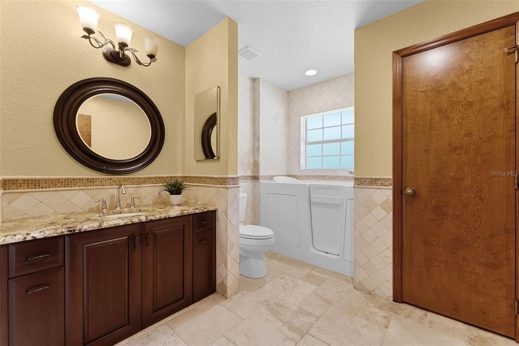 Bathroom, Interior, Recessed Lighting