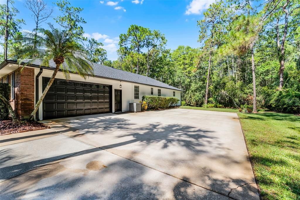 Attached, Exterior, Facade, Brick Facade, Ranch
